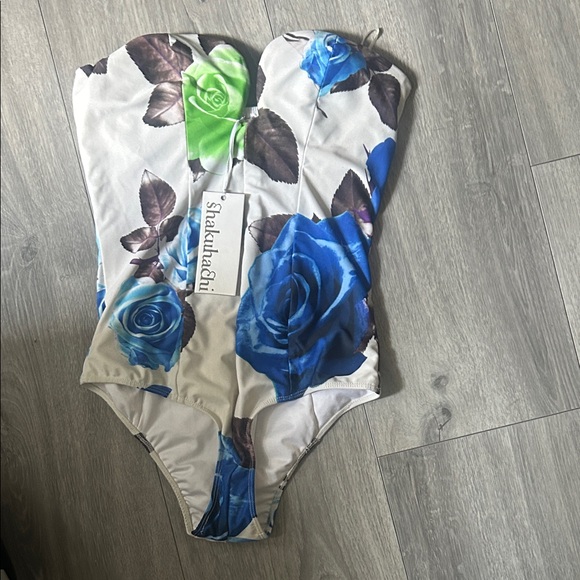 Shakuhachi White Strapless Swimsuit - Picture 1 of 7